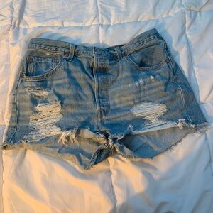 Woman’s Levi shorts